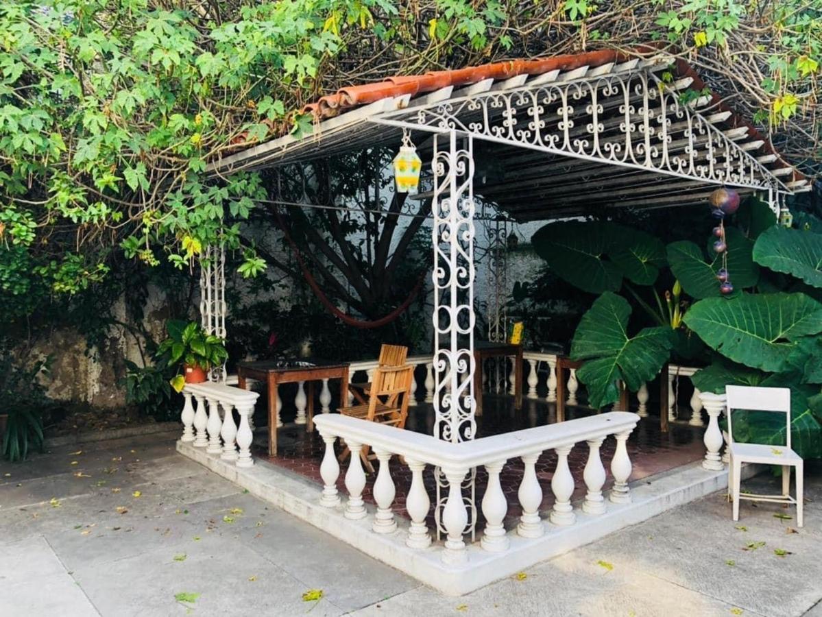 ホテル Casa Alsacia グアダラハラ エクステリア 写真